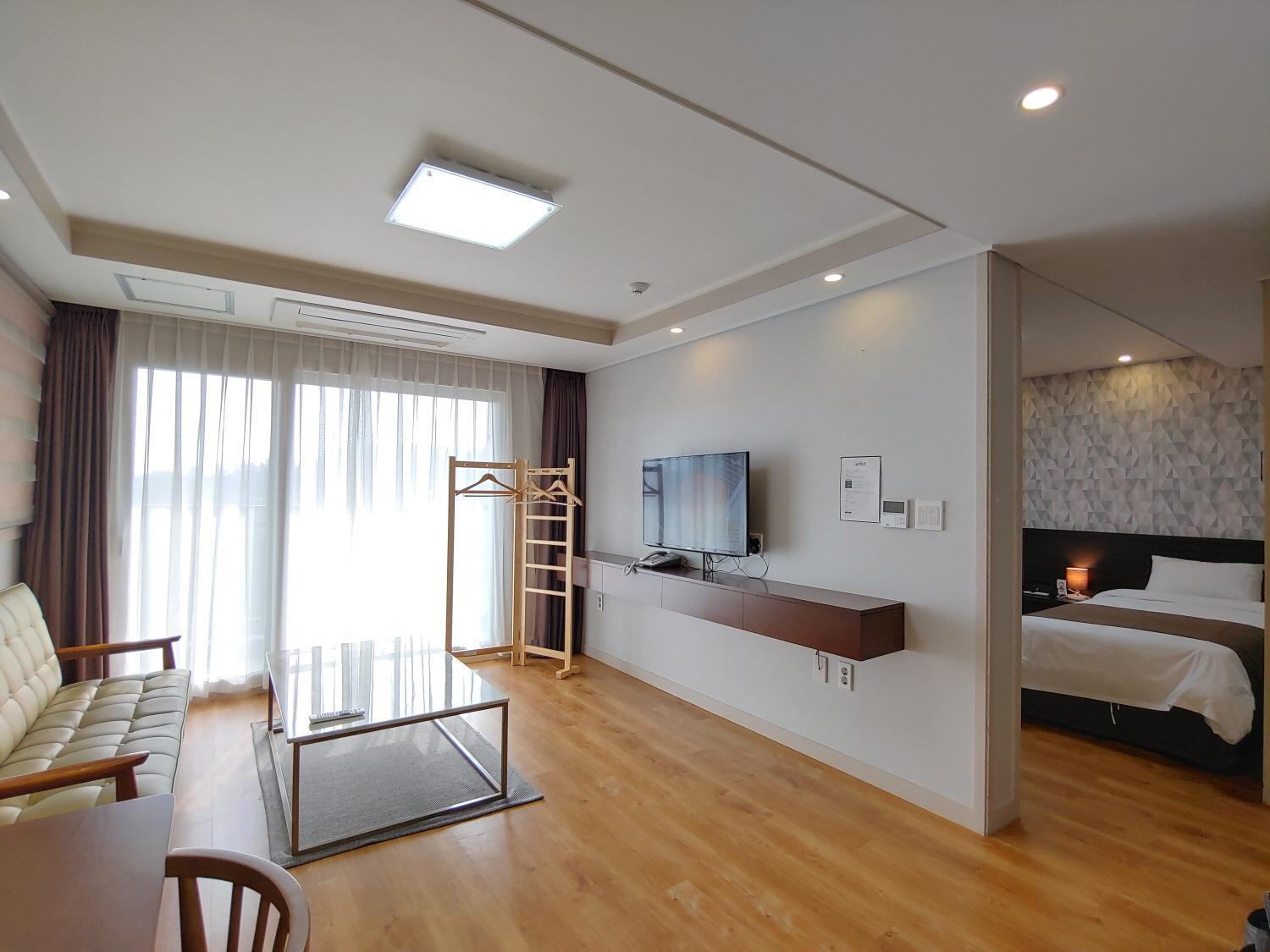 Jeju Lavender Hotel Seogwipo Eksteriør bilde