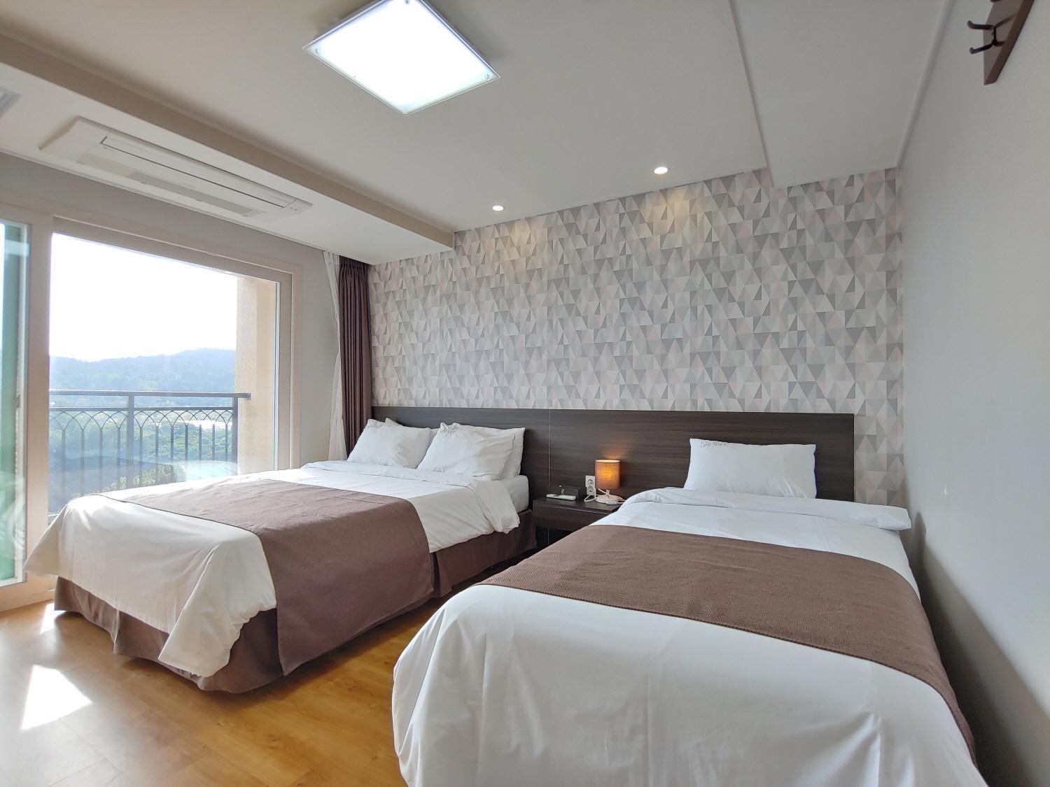 Jeju Lavender Hotel Seogwipo Eksteriør bilde