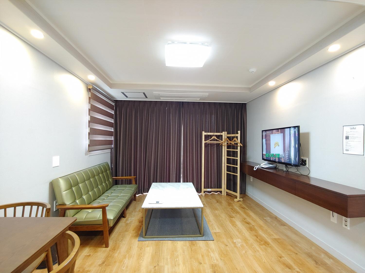 Jeju Lavender Hotel Seogwipo Eksteriør bilde