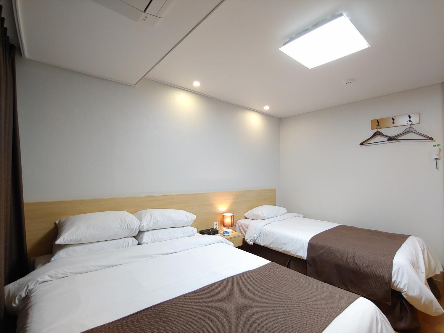 Jeju Lavender Hotel Seogwipo Eksteriør bilde