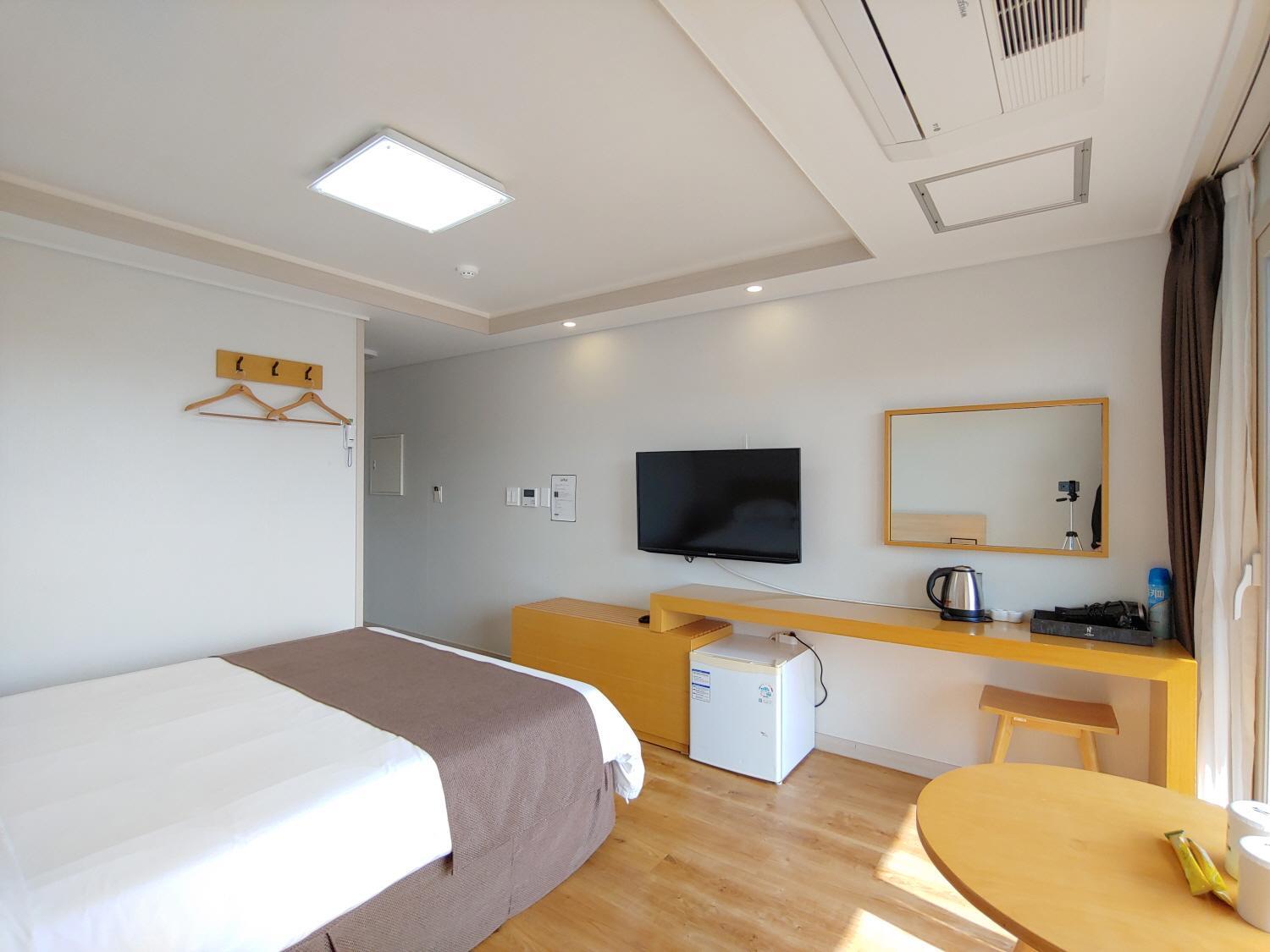 Jeju Lavender Hotel Seogwipo Eksteriør bilde