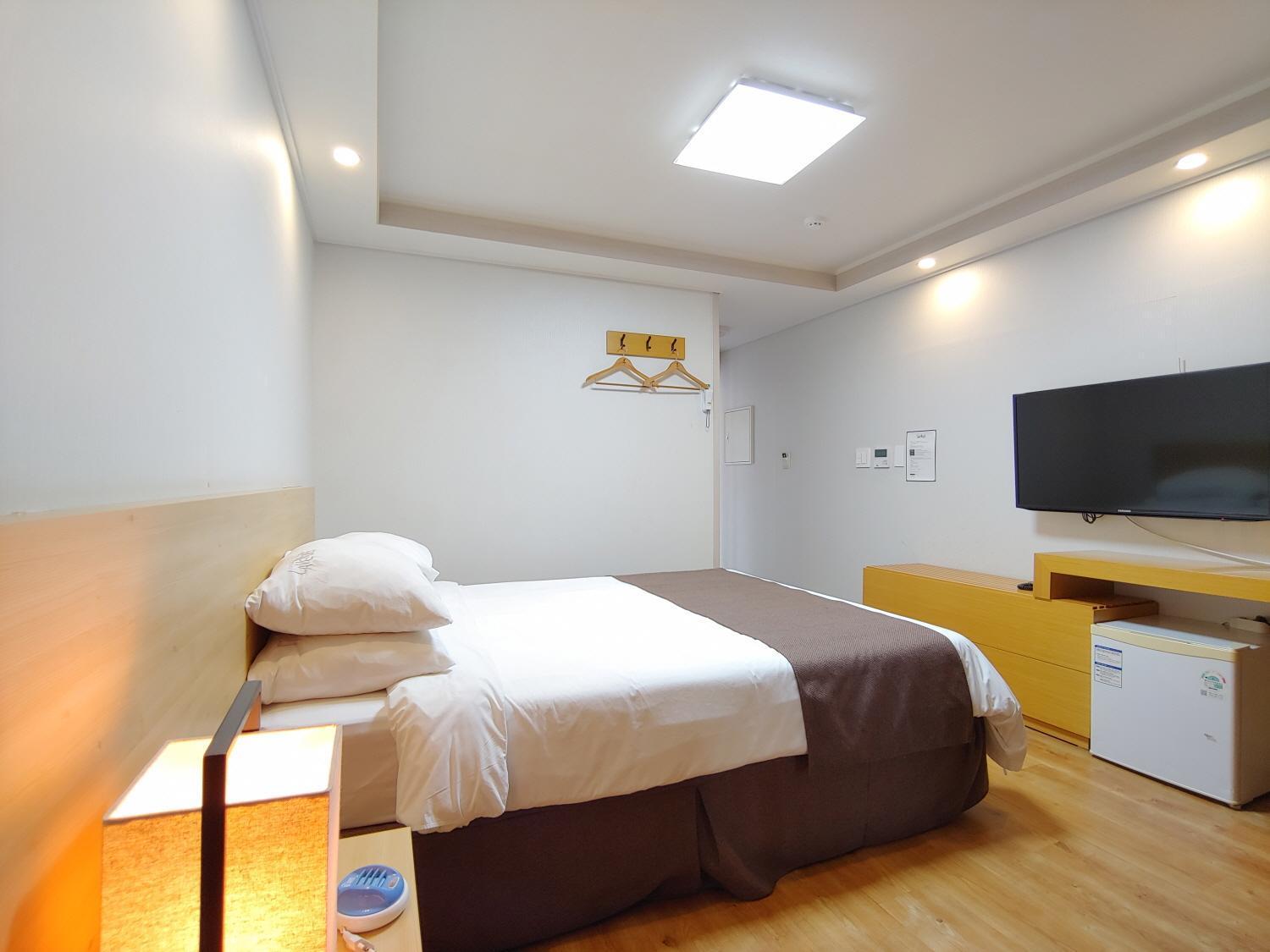 Jeju Lavender Hotel Seogwipo Eksteriør bilde