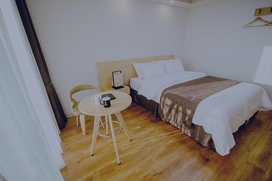 Jeju Lavender Hotel Seogwipo Eksteriør bilde